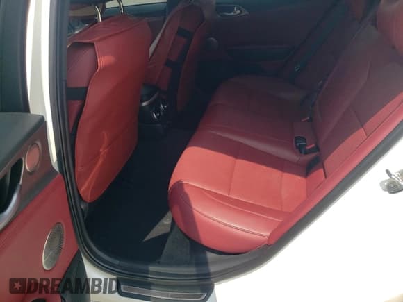 ✅ 2018 Kia Stinger GT1 • VIN: KNAE45LC9J6032731 • Lot: 60815685. Wystawiony na Copart z przebiegiem 76 625 mil. Bezpłatny archiwum sprzedaży aukcyjnych z USA i szczegółowy raport historii pojazdu na DreamBid. Zdjęcie 10.