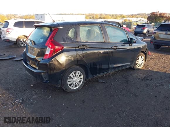 ✅ 2015 Honda Fit LX • VIN: 3HGGK5G59FM721416 • Lot: 43493751. Wystawiony na IAAI z przebiegiem Nie podano. Bezpłatny archiwum sprzedaży aukcyjnych z USA i szczegółowy raport historii pojazdu na DreamBid. Zdjęcie 4.