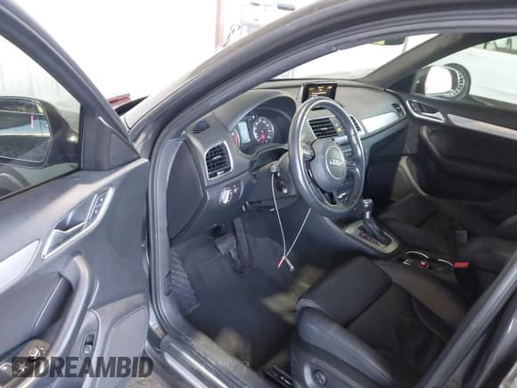 ✅ 2018 Audi Q3 Premium • VIN: WA1BCCFS2JR004794 • Lot: 43208310. Listed on IAAI with 37,629 mi. Free auction sales archive from the USA and detailed vehicle history report at DreamBid. Image 5.