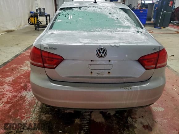 ✅ 2012 Volkswagen Passat SE • VIN: 1VWBP7A38CC104015 • Lot: 94489905. Listed on Copart with 228,885 mi. Free auction sales archive from the USA and detailed vehicle history report at DreamBid. Image 6.