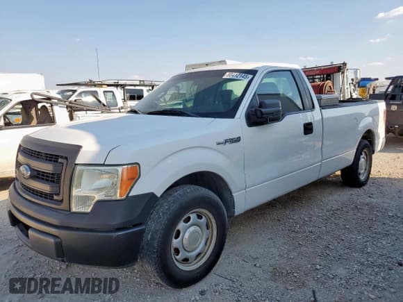 ✅ 2013 Ford F-150 XL • VIN: 1FTMF1CM0DKG45388 • Lot: 80412145. Wystawiony na Copart z przebiegiem 215 618 mil. Bezpłatny archiwum sprzedaży aukcyjnych z USA i szczegółowy raport historii pojazdu na DreamBid. Zdjęcie 1.