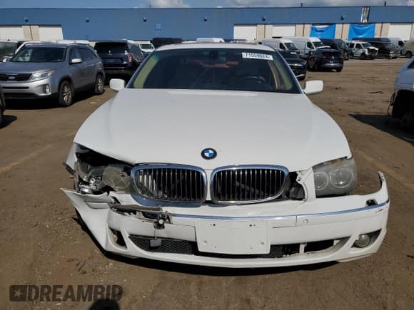 ✅ 2007 BMW 7 Series 750Li • VIN: WBAHN83567DT67074 • Lot: 71559024. Wystawiony na Copart z przebiegiem 177 475 mil. Bezpłatny archiwum sprzedaży aukcyjnych z USA i szczegółowy raport historii pojazdu na DreamBid. Zdjęcie 5.