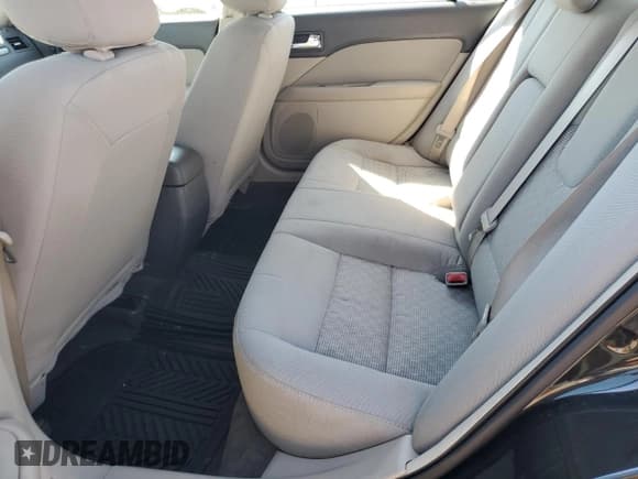 ✅ 2011 Ford Fusion S • VIN: 3FAHP0GA8BR207886 • Лот: 71448445. Опубликован ранее на Copart с пробегом 120 840 миль. Бесплатный доступ к архиву аукционных продаж из США и подробный отчёт об истории автомобиля на DreamBid. Изображение 10.