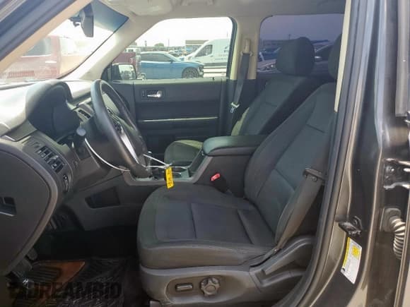 ✅ 2018 Ford Flex SE • VIN: 2FMGK5B89JBA14967 • Lot: 67014525. Wystawiony na Copart z przebiegiem 86 471 mil. Bezpłatny archiwum sprzedaży aukcyjnych z USA i szczegółowy raport historii pojazdu na DreamBid. Zdjęcie 7.