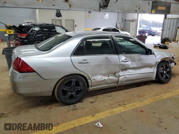 ✅ 2006 Honda Accord LX SE • VIN: 1HGCM55346A083941 • Lot: 60629975. Wystawiony na Copart z przebiegiem 346 238 mil. Bezpłatny archiwum sprzedaży aukcyjnych z USA i szczegółowy raport historii pojazdu na DreamBid. Zdjęcie 3.