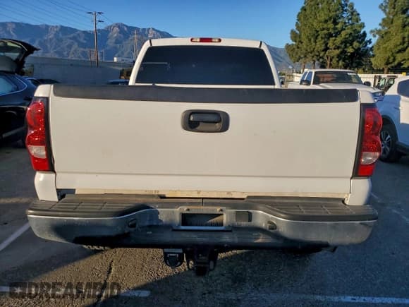 ✅ 2004 Chevrolet Silverado 2500HD Work Truck • VIN: 1GCHC23U04F179275 • Лот: 95805925. Опубликован ранее на Copart с пробегом 260 462 миль. Бесплатный доступ к архиву аукционных продаж из США и подробный отчёт об истории автомобиля на DreamBid. Изображение 6.