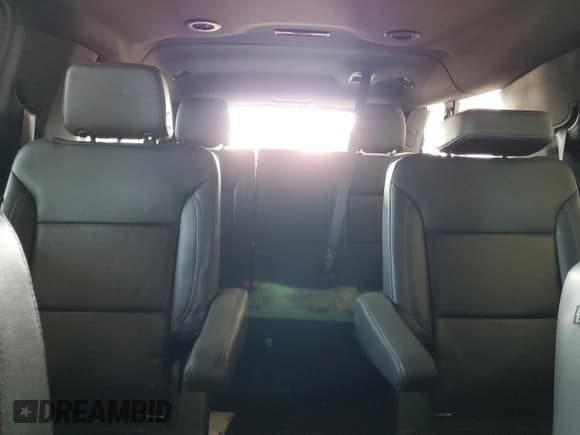 ✅ 2021 Chevrolet Suburban LT • VIN: 1GNSCCKD5MR295333 • Лот: 52556425. Опубликован ранее на Copart с пробегом 100 262 миль. Бесплатный доступ к архиву аукционных продаж из США и подробный отчёт об истории автомобиля на DreamBid. Изображение 10.