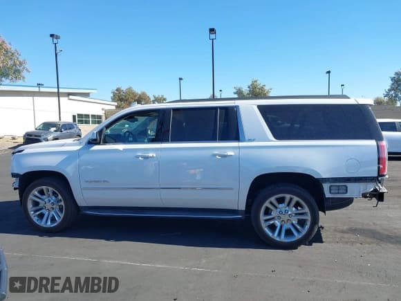 ✅ 2019 GMC Yukon XL SLT • VIN: 1GKS2GKCXKR203225 • Lot: 42500677. Wystawiony na IAAI z przebiegiem 99 786 mil. Bezpłatny archiwum sprzedaży aukcyjnych z USA i szczegółowy raport historii pojazdu na DreamBid. Zdjęcie 15.