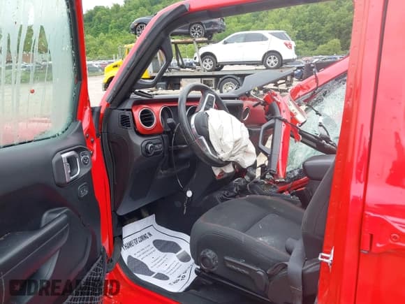 ✅ 2021 Jeep Wrangler Unlimited Rubicon • VIN: 1C4HJXFGXMW688248 • Lot: 42254446. Listed on IAAI with 4,073 mi. Free auction sales archive from the USA and detailed vehicle history report at DreamBid. Image 5.