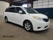 ✅ 2012 Toyota Sienna LE AAS • VIN: 5TDKK3DC8CS183318 • Lot: 81241035. Listed on Copart with 275,863 mi. Free auction sales archive from the USA and detailed vehicle history report at DreamBid. Image 4.