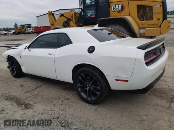 ✅ 2021 Dodge Challenger R/T Scat Pack • VIN: 2C3CDZFJ6MH627815 • Lot: 39750474. Wystawiony na Copart z przebiegiem 88 929 mil. Bezpłatny archiwum sprzedaży aukcyjnych z USA i szczegółowy raport historii pojazdu na DreamBid. Zdjęcie 2.