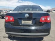 ✅ 2007 Volkswagen Jetta Wolfsburg Edition • VIN: 3VWEF81K97M067798 • Лот: 71356455. Опубликован ранее на Copart с пробегом 176 650 миль. Бесплатный доступ к архиву аукционных продаж из США и подробный отчёт об истории автомобиля на DreamBid. Изображение 6.