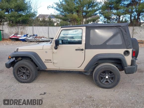 ✅ 2016 Jeep Wrangler Sport • VIN: 1C4AJWAG1GL228002 • Лот: 43712590. Опубликован ранее на IAAI с пробегом 132 676 миль. Бесплатный доступ к архиву аукционных продаж из США и подробный отчёт об истории автомобиля на DreamBid. Изображение 14.