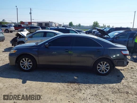 ✅ 2010 Toyota Camry • VIN: 4T1BB3EK2AU122623 • Lot: 42975171. Listed on IAAI with 195,818 mi. Free auction sales archive from the USA and detailed vehicle history report at DreamBid. Image 15.