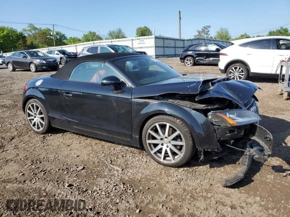 ✅ 2010 Audi TT Premium Plus • VIN: TRUWFAFK2A1019674 • Lot: 52760994. Wystawiony na Copart z przebiegiem 70 587 mil. Bezpłatny archiwum sprzedaży aukcyjnych z USA i szczegółowy raport historii pojazdu na DreamBid. Zdjęcie 4.