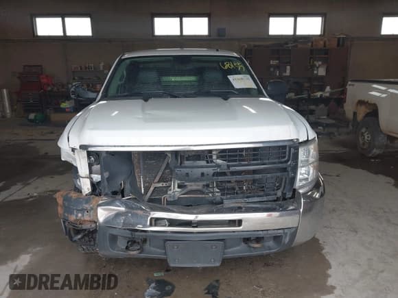 ✅ 2008 Chevrolet Silverado 2500HD 1LT • VIN: 1GCHK29K98E181238 • Lot: 41468155. Wystawiony na IAAI z przebiegiem 218 406 mil. Bezpłatny archiwum sprzedaży aukcyjnych z USA i szczegółowy raport historii pojazdu na DreamBid. Zdjęcie 12.