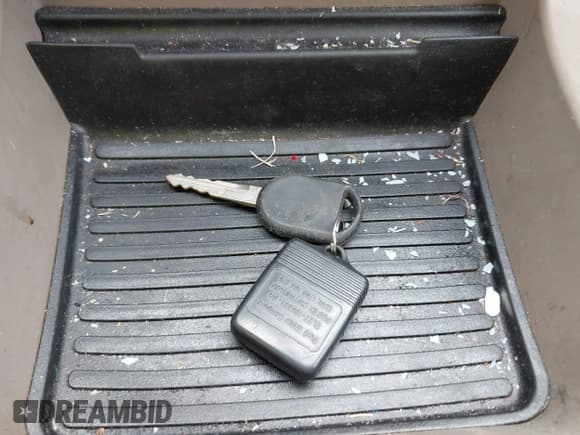 ✅ 2005 Ford Explorer XLT • VIN: 1FMZU73K95UB75280 • Lot: 42315917. Wystawiony na IAAI z przebiegiem 185 449 mil. Bezpłatny archiwum sprzedaży aukcyjnych z USA i szczegółowy raport historii pojazdu na DreamBid. Zdjęcie 11.