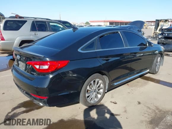 ✅ 2016 Hyundai Sonata Sport • VIN: 5NPE34AF9GH415712 • Лот: 43559456. Опубликован ранее на IAAI с пробегом 121 391 миль. Бесплатный доступ к архиву аукционных продаж из США и подробный отчёт об истории автомобиля на DreamBid. Изображение 4.