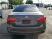 ✅ 2014 Volkswagen Jetta S • VIN: 3VW2K7AJ8EM251045 • Lot: 90817515. Wystawiony na Copart z przebiegiem 126 678 mil. Bezpłatny archiwum sprzedaży aukcyjnych z USA i szczegółowy raport historii pojazdu na DreamBid. Zdjęcie 6.