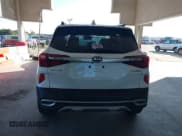 ✅ 2021 Kia Seltos SX • VIN: KNDETCA27M7109258 • Lot: 43715957. Wystawiony na IAAI z przebiegiem 58 295 mil. Bezpłatny archiwum sprzedaży aukcyjnych z USA i szczegółowy raport historii pojazdu na DreamBid. Zdjęcie 16.