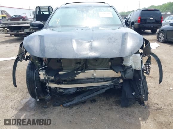 ✅ 2024 Toyota Highlander LE • VIN: 5TDKDRBH2RS554882 • Lot: 42264204. Listed on IAAI with 9,294 mi. Free auction sales archive from the USA and detailed vehicle history report at DreamBid. Image 6.