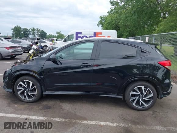 ✅ 2020 Honda HR-V Sport • VIN: 3CZRU6H17LM727045 • Lot: 42668532. Listed on IAAI with 105,900 mi. Free auction sales archive from the USA and detailed vehicle history report at DreamBid. Image 15.