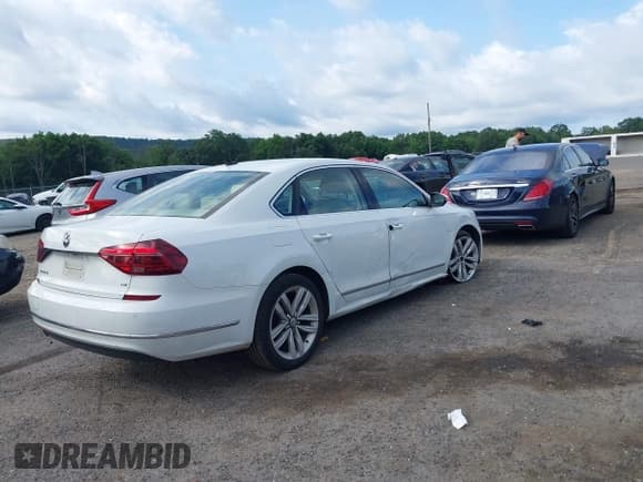 ✅ 2017 Volkswagen Passat SE • VIN: 1VWGT7A37HC048464 • Lot: 42801244. Listed on IAAI with 120,759 mi. Free auction sales archive from the USA and detailed vehicle history report at DreamBid. Image 4.