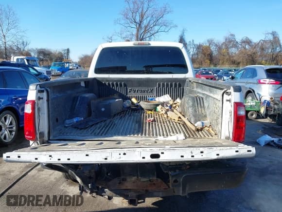 ✅ 2013 Ford F-250 XL • VIN: 1FT7X2B65DEB20649 • Lot: 43807563. Listed on IAAI with 208,876 mi. Free auction sales archive from the USA and detailed vehicle history report at DreamBid. Image 16.