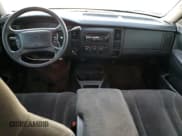 ✅ 2003 Dodge Dakota SLT • VIN: 1D7HG48N73S248783 • Lot: 42123385. Wystawiony na Copart z przebiegiem 210 752 mil. Bezpłatny archiwum sprzedaży aukcyjnych z USA i szczegółowy raport historii pojazdu na DreamBid. Zdjęcie 8.