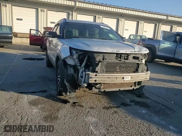 ✅ 2016 Ford Explorer Sport • VIN: 1FM5K8GT5GGB70866 • Лот: 71851115. Опубликован ранее на Copart с пробегом 161 969 миль. Бесплатный доступ к архиву аукционных продаж из США и подробный отчёт об истории автомобиля на DreamBid. Изображение 15.