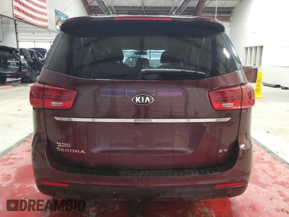 ✅ 2020 Kia Sedona LX • VIN: KNDMB5C1XL6577195 • Lot: 92217215. Listed on Copart with 128,392 mi. Free auction sales archive from the USA and detailed vehicle history report at DreamBid. Image 6.