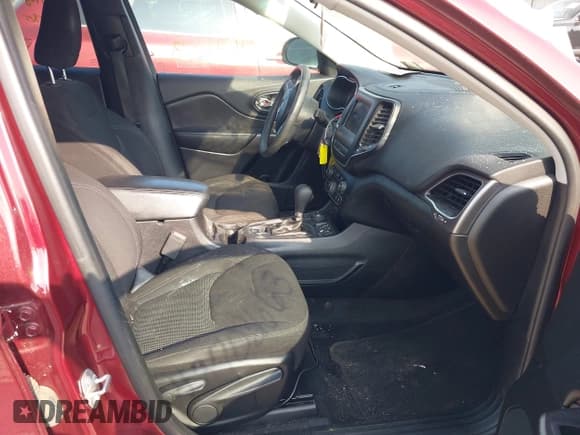 ✅ 2019 Jeep Cherokee Latitude • VIN: 1C4PJMCB7KD468870 • Лот: 42702663. Опубликован ранее на IAAI с пробегом 126 322 миль. Бесплатный доступ к архиву аукционных продаж из США и подробный отчёт об истории автомобиля на DreamBid. Изображение 5.