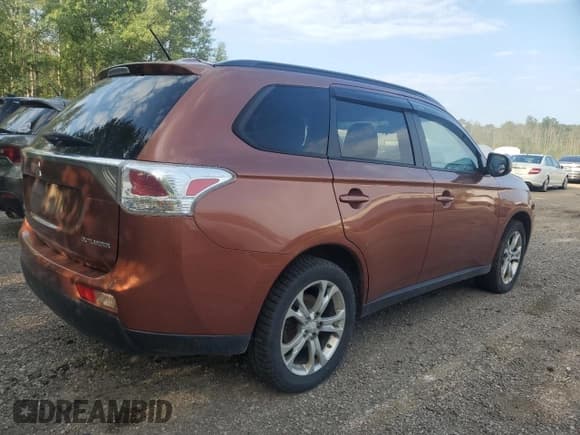 ✅ 2014 Mitsubishi Outlander ES • VIN: JA4AZ2A38EZ602074 • Lot: 69144605. Listed on Copart with 158,865 mi. Free auction sales archive from the USA and detailed vehicle history report at DreamBid. Image 3.