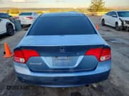 ✅ 2007 Honda Civic LX • VIN: 1HGFA15577L117263 • Лот: 81915955. Опубликован ранее на Copart с пробегом 382 670 миль. Бесплатный доступ к архиву аукционных продаж из США и подробный отчёт об истории автомобиля на DreamBid. Изображение 6.