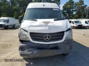 ✅ 2016 Mercedes-Benz Sprinter Cargo • VIN: WD3PE7CD2GP242078 • Lot: 80374265. Wystawiony na Copart z przebiegiem Nie podano. Bezpłatny archiwum sprzedaży aukcyjnych z USA i szczegółowy raport historii pojazdu na DreamBid. Zdjęcie 5.