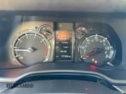 ✅ 2022 Toyota 4Runner SR5 Premium • VIN: JTENU5JR9N6034636 • Lot: 94371095. Wystawiony na Copart z przebiegiem 47 368 mil. Bezpłatny archiwum sprzedaży aukcyjnych z USA i szczegółowy raport historii pojazdu na DreamBid. Zdjęcie 8.