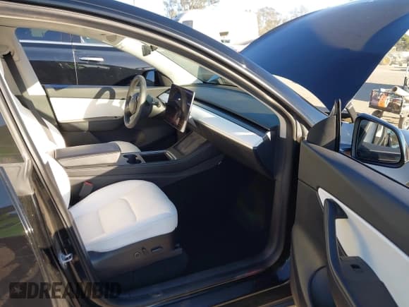 ✅ 2021 Tesla Model Y Long Range • VIN: 5YJYGDEE2MF152332 • Лот: 43582323. Опубликован ранее на IAAI с пробегом 126 931 миль. Бесплатный доступ к архиву аукционных продаж из США и подробный отчёт об истории автомобиля на DreamBid. Изображение 5.