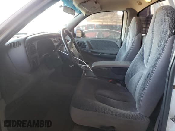 ✅ 1999 Dodge Dakota SLT • VIN: 1B7FL26X6XS180827 • Lot: 85789944. Wystawiony na Copart z przebiegiem 85 166 mil. Bezpłatny archiwum sprzedaży aukcyjnych z USA i szczegółowy raport historii pojazdu na DreamBid. Zdjęcie 7.