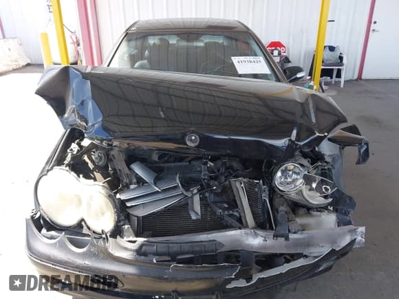 ✅ 2004 Mercedes-Benz CLK 320 • VIN: WDBTJ65J64F107943 • Lot: 41938425. Wystawiony na IAAI z przebiegiem 187 483 mil. Bezpłatny archiwum sprzedaży aukcyjnych z USA i szczegółowy raport historii pojazdu na DreamBid. Zdjęcie 13.