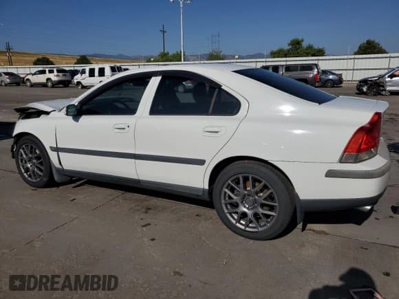 ✅ 2004 Volvo S60 • VIN: YV1RH59H842389027 • Lot: 71309694. Wystawiony na Copart z przebiegiem 200 477 mil. Bezpłatny archiwum sprzedaży aukcyjnych z USA i szczegółowy raport historii pojazdu na DreamBid. Zdjęcie 2.