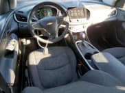 ✅ 2017 Chevrolet Volt LT • VIN: 1G1RC6S58HU215066 • Lot: 71506053. Wystawiony na Copart z przebiegiem 66 950 mil. Bezpłatny archiwum sprzedaży aukcyjnych z USA i szczegółowy raport historii pojazdu na DreamBid. Zdjęcie 8.