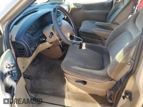 ✅ 1998 Plymouth Voyager SE • VIN: 1P4GP44G4WB522499 • Lot: 73675104. Wystawiony na Copart z przebiegiem 167 141 mil. Bezpłatny archiwum sprzedaży aukcyjnych z USA i szczegółowy raport historii pojazdu na DreamBid. Zdjęcie 7.