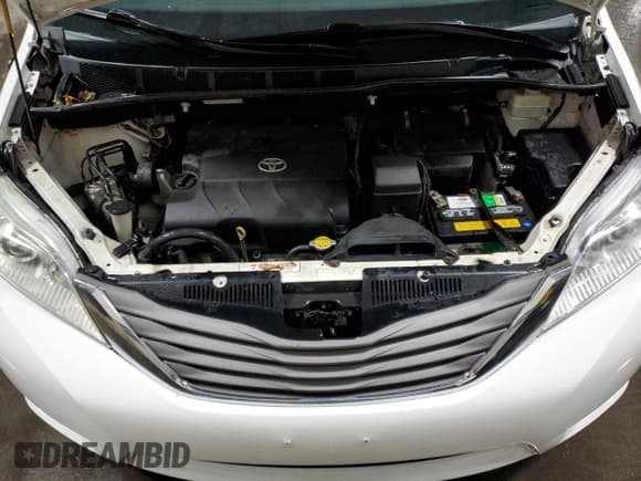 ✅ 2013 Toyota Sienna XLE AAS • VIN: 5TDYK3DCXDS301834 • Lot: 83844755. Wystawiony na Copart z przebiegiem 154 282 mil. Bezpłatny archiwum sprzedaży aukcyjnych z USA i szczegółowy raport historii pojazdu na DreamBid. Zdjęcie 12.