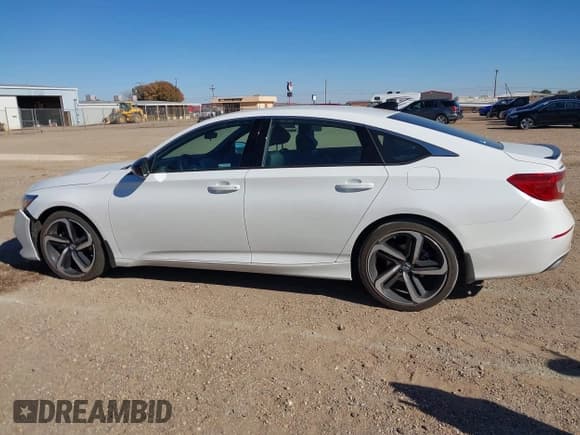 ✅ 2022 Honda Accord Sport • VIN: 1HGCV1F32NA037754 • Лот: 43711657. Опубликован ранее на IAAI с пробегом 14 697 миль. Бесплатный доступ к архиву аукционных продаж из США и подробный отчёт об истории автомобиля на DreamBid. Изображение 14.