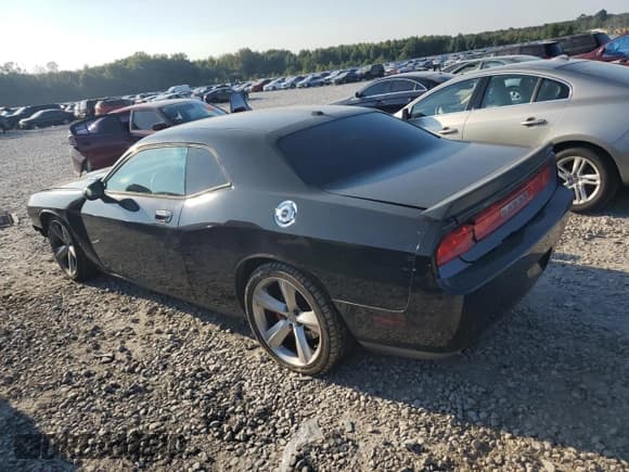 ✅ 2009 Dodge Challenger SRT-8 • VIN: 2B3LJ74WX9H587948 • Lot: 72231514. Wystawiony na Copart z przebiegiem 110 779 mil. Bezpłatny archiwum sprzedaży aukcyjnych z USA i szczegółowy raport historii pojazdu na DreamBid. Zdjęcie 2.