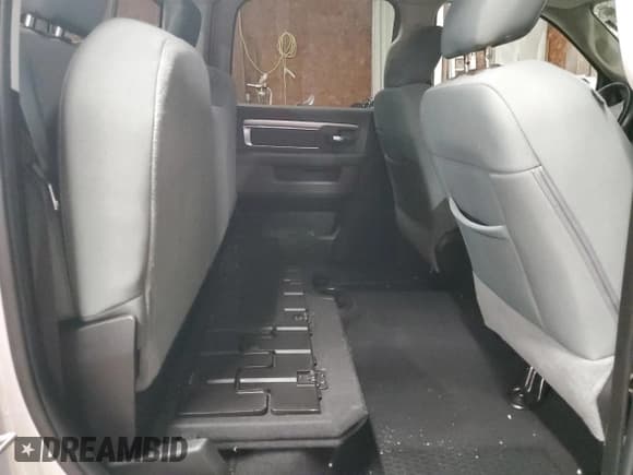 ✅ 2018 Ram 2500 SLT • VIN: 3C6UR5DL2JG411753 • Лот: 87439024. Опубликован ранее на Copart с пробегом Не указан. Бесплатный доступ к архиву аукционных продаж из США и подробный отчёт об истории автомобиля на DreamBid. Изображение 10.