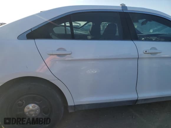 ✅ 2017 Ford Police Interceptor • VIN: 1FAHP2L8XHG133627 • Lot: 43875235. Wystawiony na Copart z przebiegiem Nie podano. Bezpłatny archiwum sprzedaży aukcyjnych z USA i szczegółowy raport historii pojazdu na DreamBid. Zdjęcie 10.