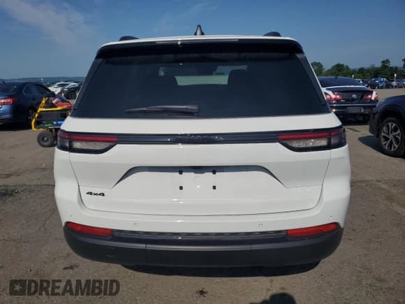 ✅ 2025 Jeep Grand Cherokee Altitude • VIN: 1C4RJHAGXSC306431 • Lot: 63557435. Listed on Copart with 1,603 mi. Free auction sales archive from the USA and detailed vehicle history report at DreamBid. Image 6.