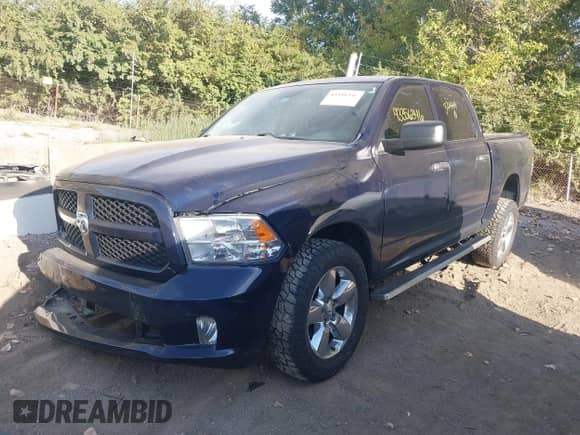 2018 Ram 1500 Express z VIN 1C6RR7KG3JS339414, wystawiony jako IAAI lot #43356346 z przebiegiem 100 865 mil mil oraz . Historia ofert i sprzedaży dostępna na DreamBid. Obrazek 17.