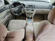 ✅ 2006 Hyundai Sonata GL • VIN: 5NPET46C26H107293 • Lot: 90523675. Wystawiony na Copart z przebiegiem 165 101 mil. Bezpłatny archiwum sprzedaży aukcyjnych z USA i szczegółowy raport historii pojazdu na DreamBid. Zdjęcie 8.